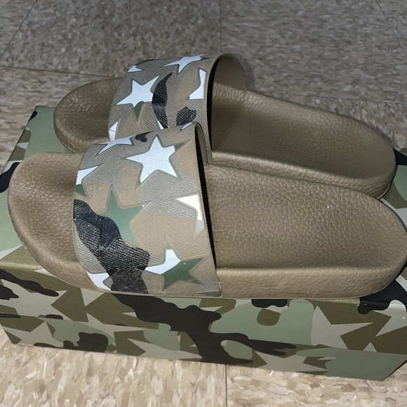 Valentino pool slides - Picture 3 of 7